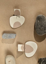 Cargar imagen en el visor de la galería, Aretes Doble Piedra
