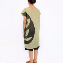 Load image into Gallery viewer, TUNIC GREEN MOSTERA LEAF II
